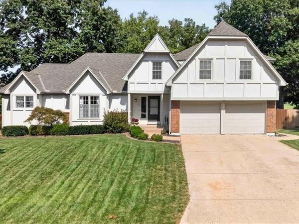15738 W 148th Terrace, Olathe, KS 66062
