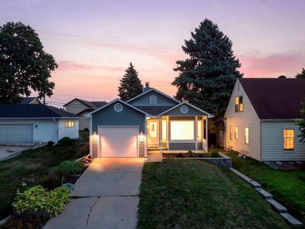737 6th Avenue NW, New Brighton, MN 55112