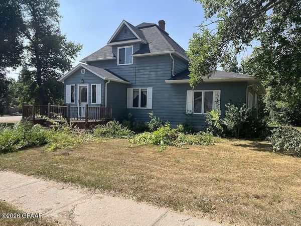 505 4TH Street W, Lakota, ND 58344