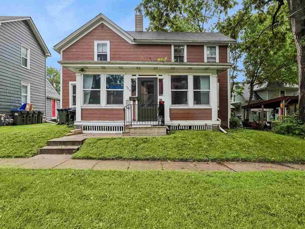 323 N Lucas St, Iowa City, IA 52245