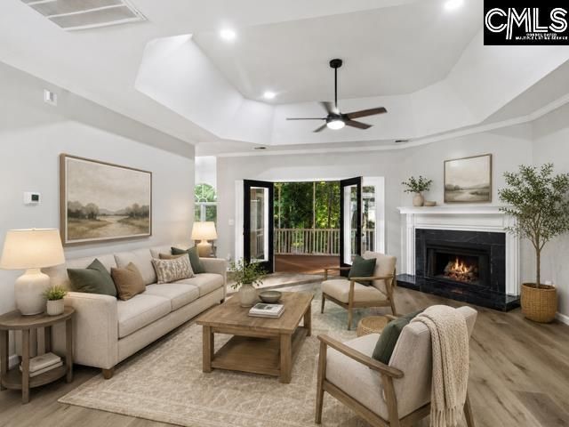 213 Bryars Court  Photo 4