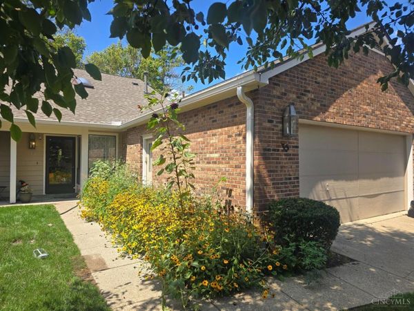35 Evergreen Circle, Wyoming, OH 45215