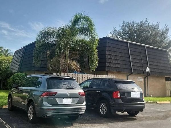215 Woodland Road , Other Florida, FL 33461