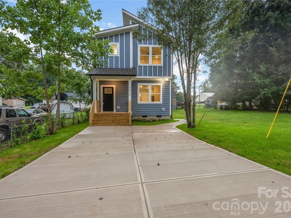 1416 Old charlotte Road, Statesville, NC 28677