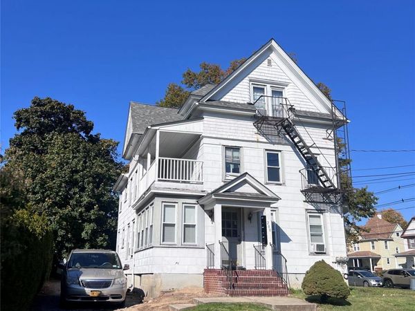 280 Pine Street , Freeport, NY 11520