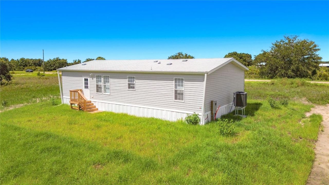 19983 NW 242nd Street, Okeechobee, FL 34972 Photo