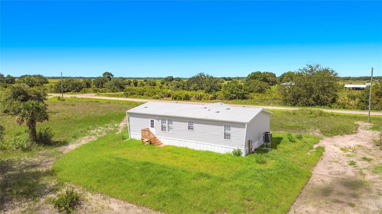 19983 NW 242nd Street, Okeechobee, FL 34972 Photo
