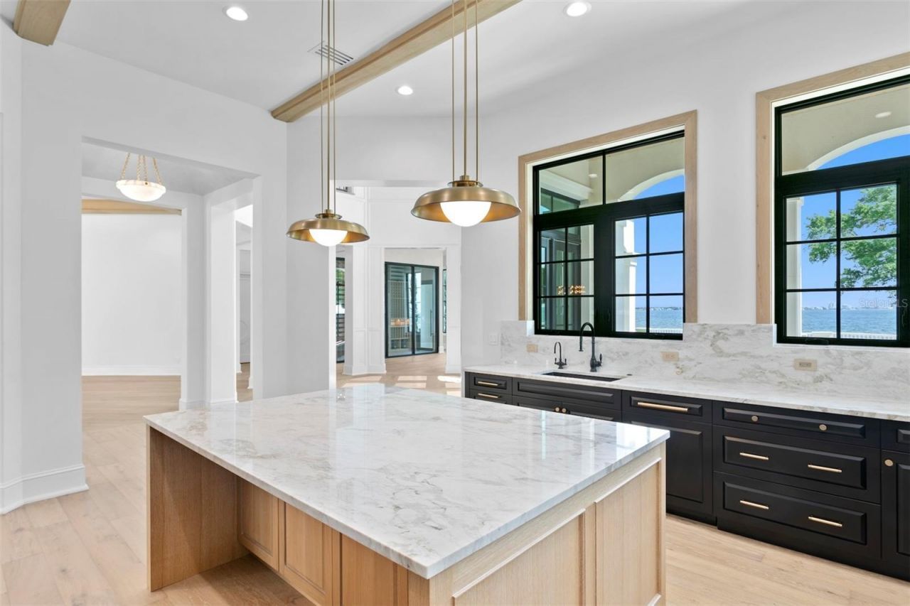 3907 Bayshore Boulevard, Tampa, FL 33611 Photo