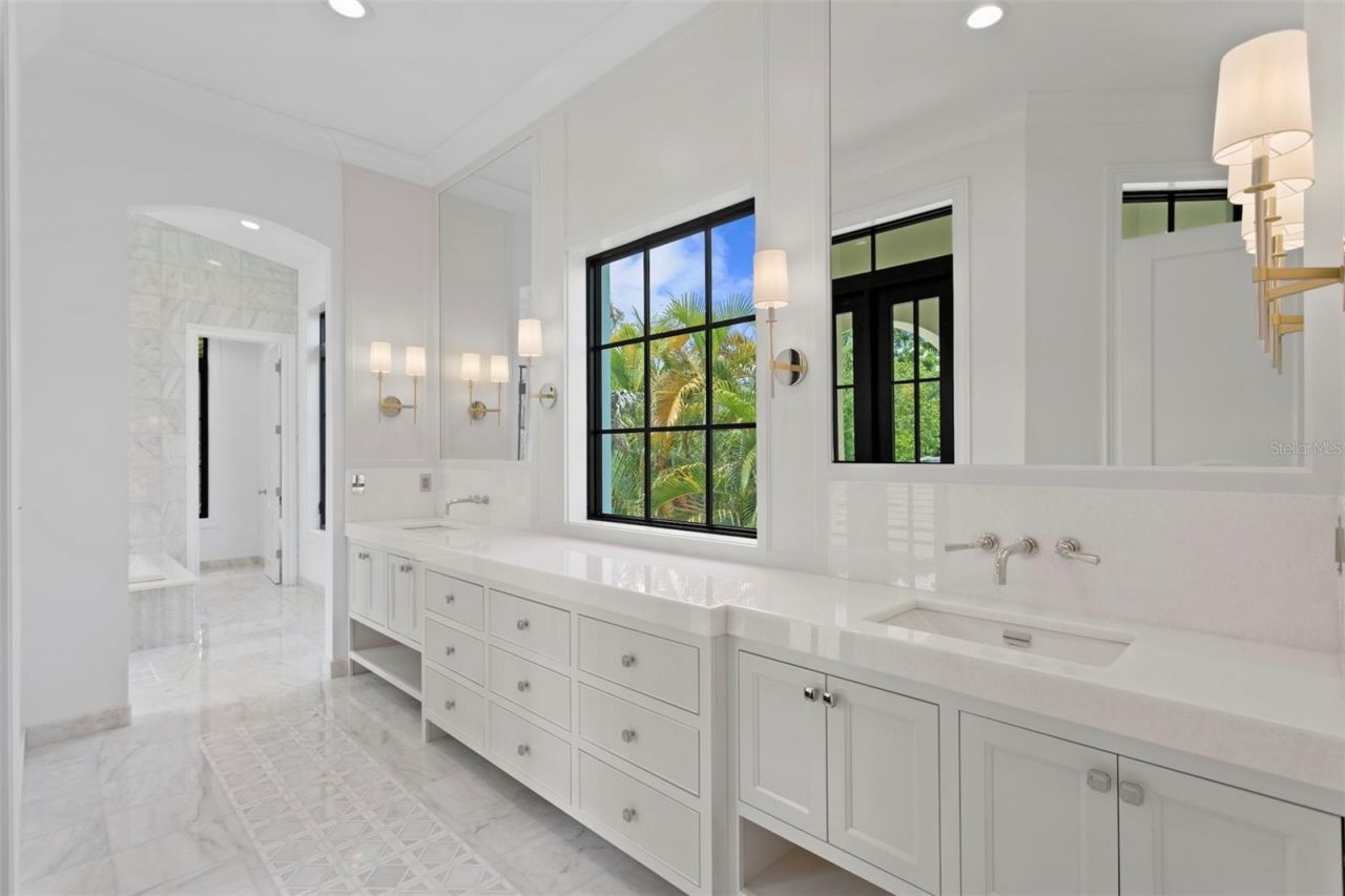 3907 Bayshore Boulevard, Tampa, FL 33611 Photo