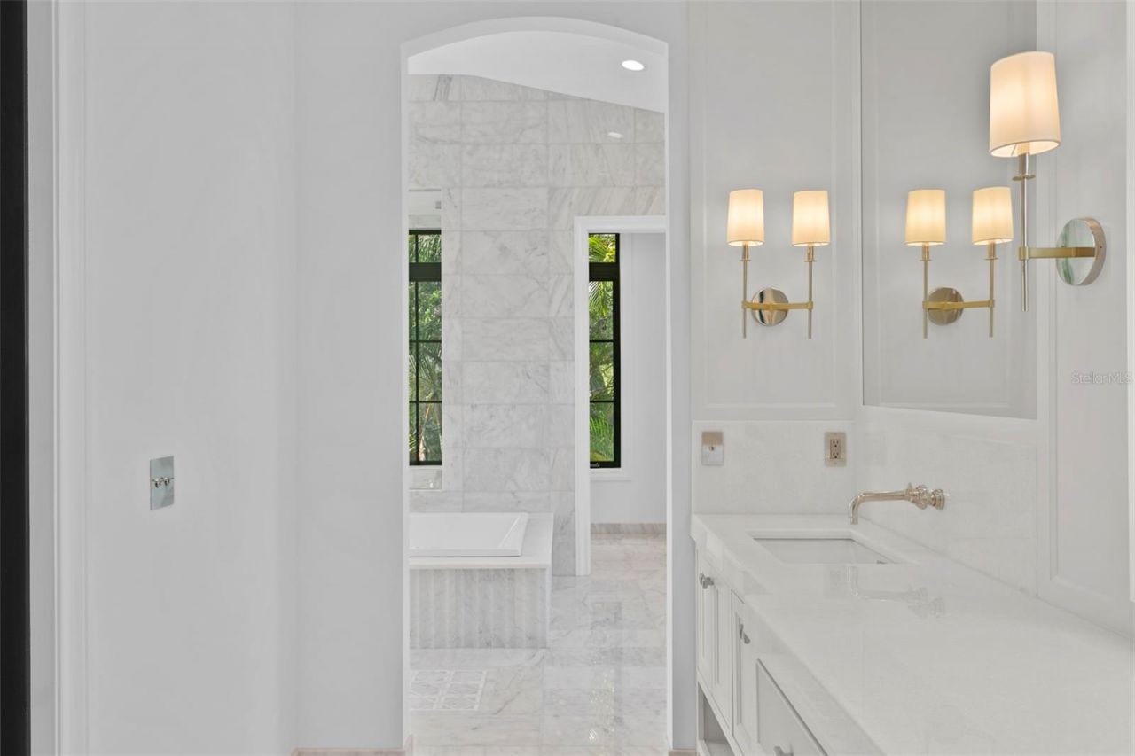 3907 Bayshore Boulevard, Tampa, FL 33611 Photo