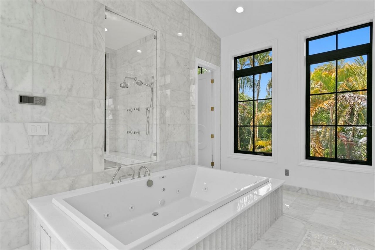 3907 Bayshore Boulevard, Tampa, FL 33611 Photo