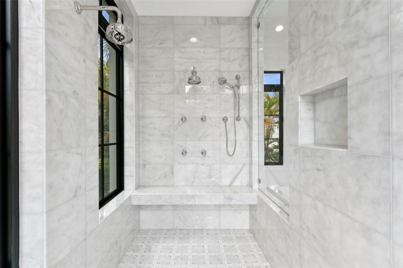 3907 Bayshore Boulevard, Tampa, FL 33611 Photo