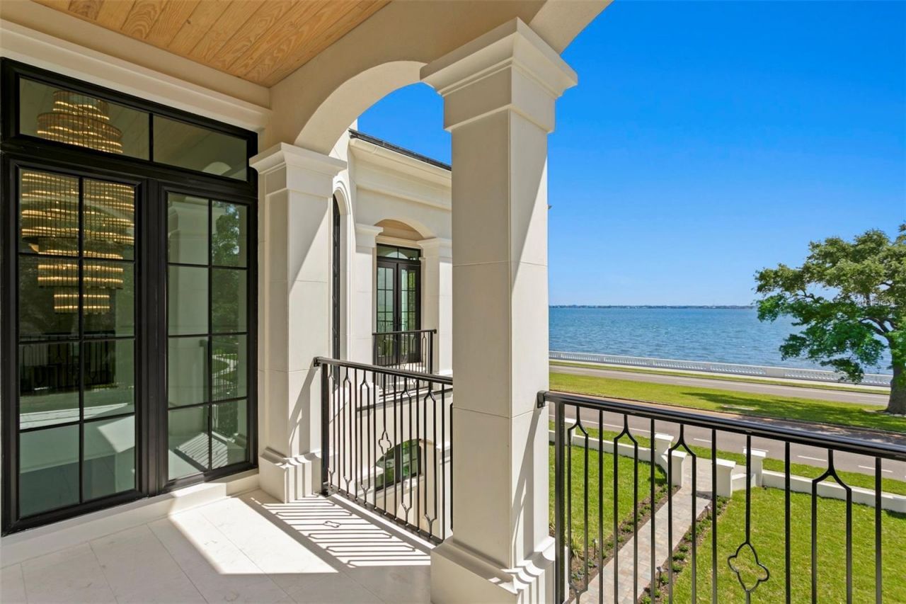3907 Bayshore Boulevard, Tampa, FL 33611 Photo