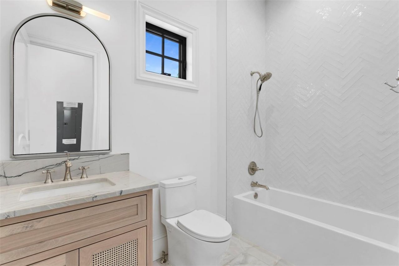 3907 Bayshore Boulevard, Tampa, FL 33611 Photo