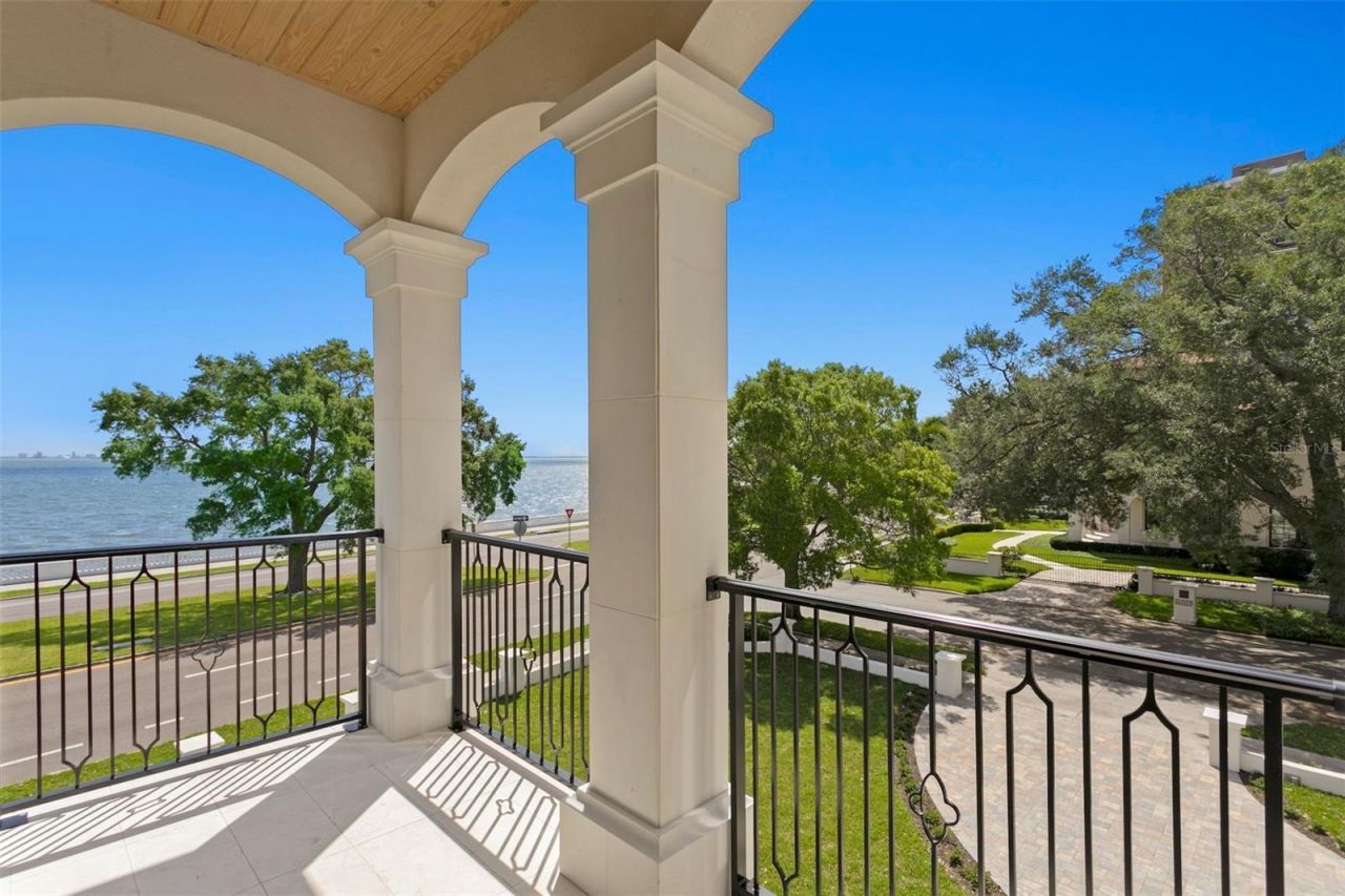 3907 Bayshore Boulevard, Tampa, FL 33611 Photo
