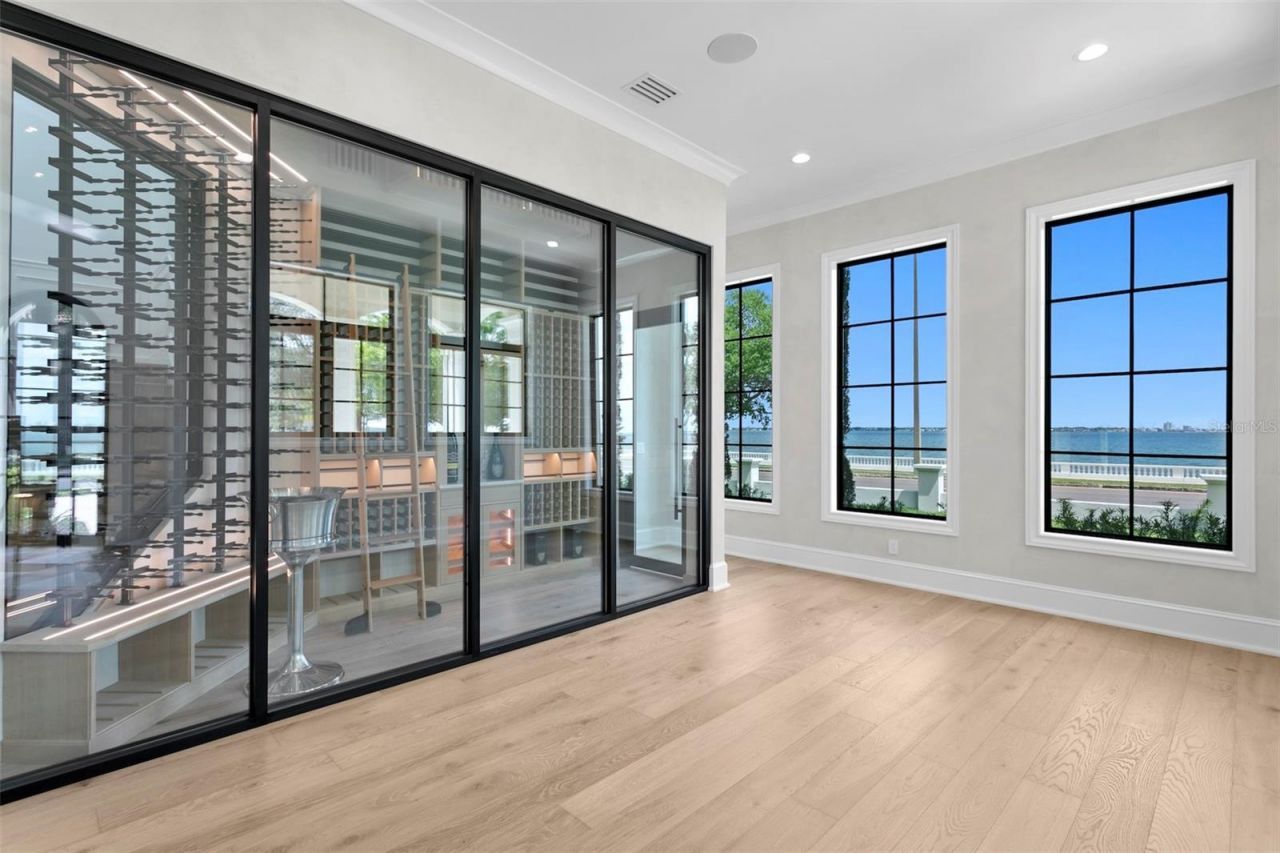 3907 Bayshore Boulevard, Tampa, FL 33611 Photo