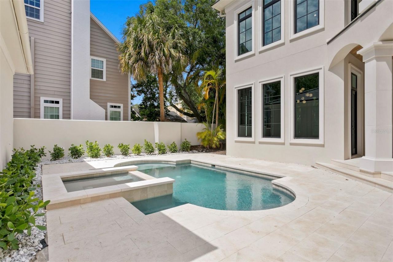 3907 Bayshore Boulevard, Tampa, FL 33611 Photo