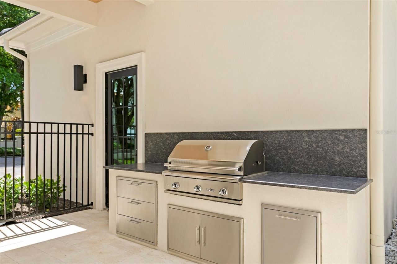 3907 Bayshore Boulevard, Tampa, FL 33611 Photo