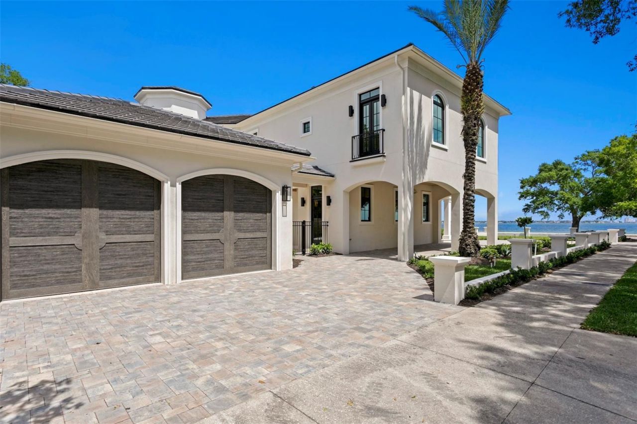 3907 Bayshore Boulevard, Tampa, FL 33611 Photo