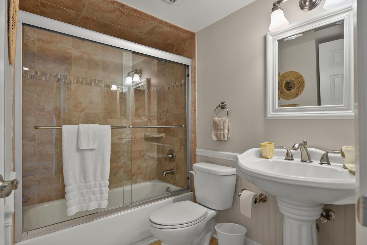 275 Palm Avenue, Unit A407, Jupiter, FL 33477 Photo