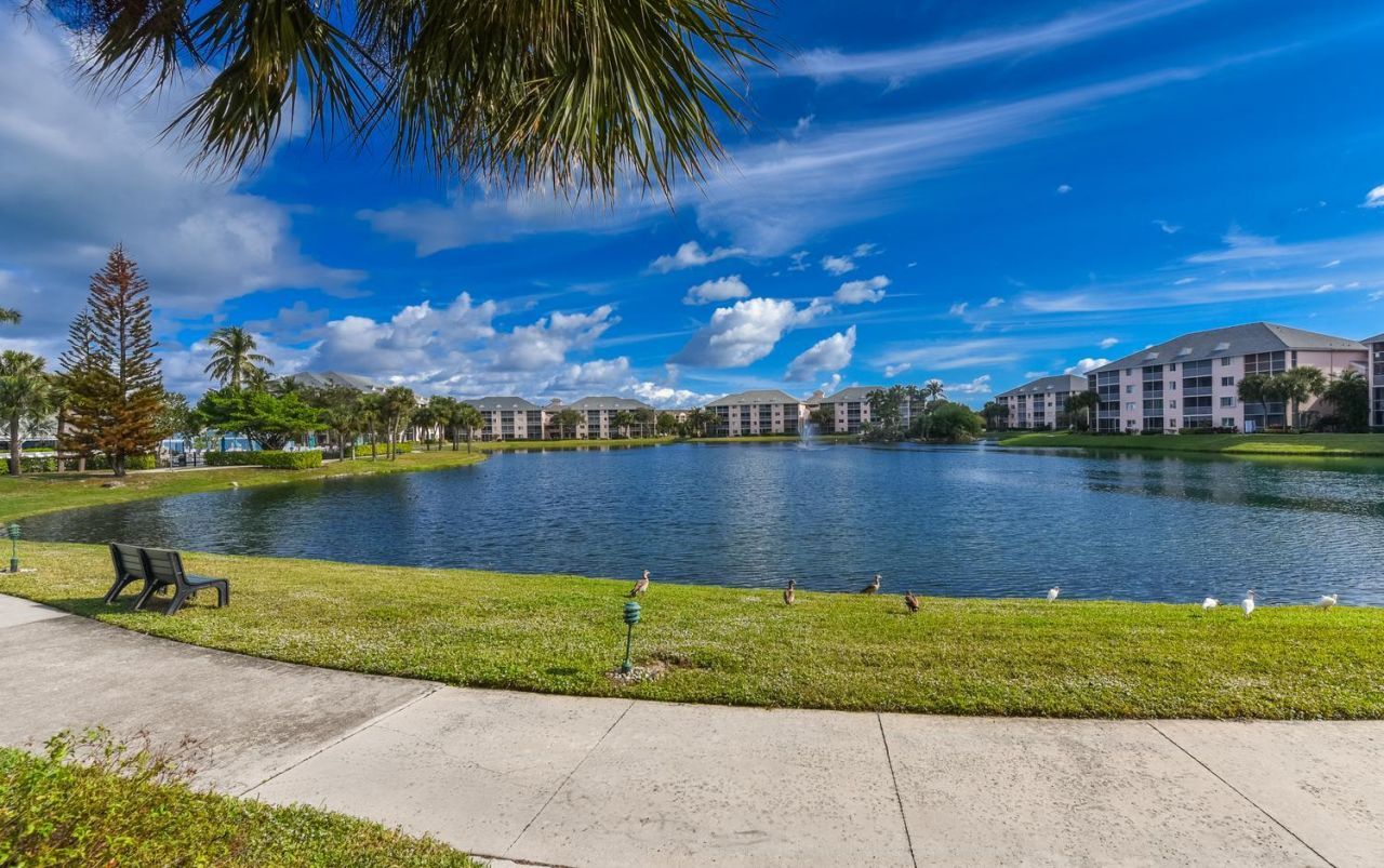 275 Palm Avenue, Unit A407, Jupiter, FL 33477 Photo