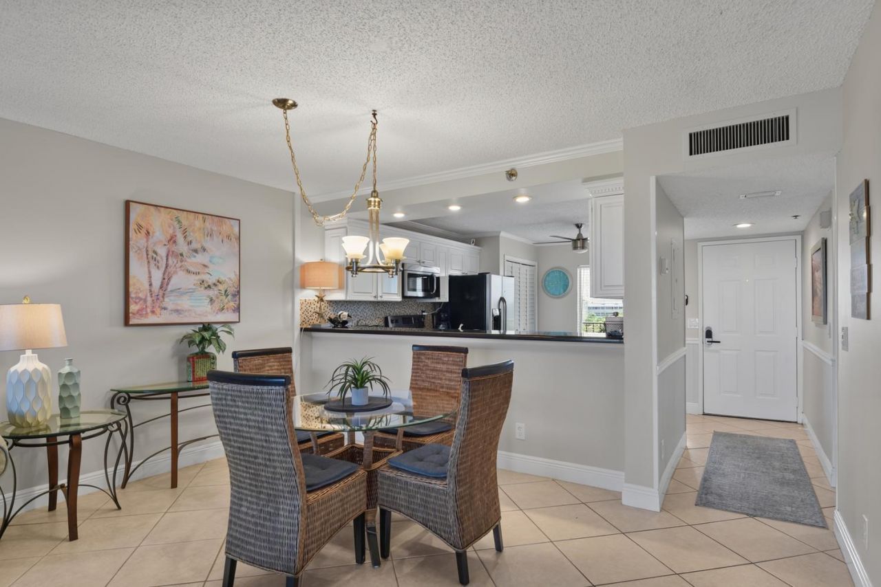 275 Palm Avenue, Unit A407, Jupiter, FL 33477 Photo