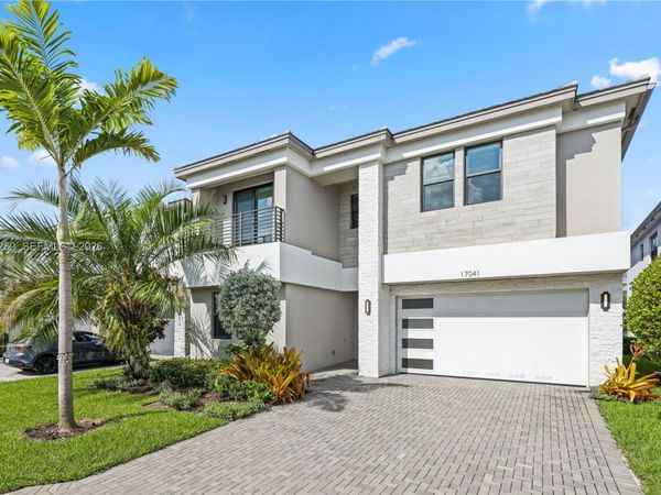 17041 Teton River Rd, Boca Raton, FL 33496