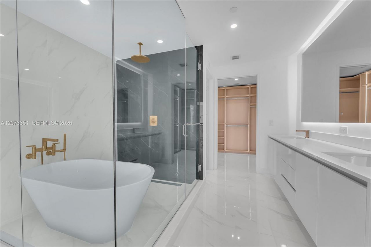 700 NE 24th Street , Unit 1407, Miami, FL 33137 Photo