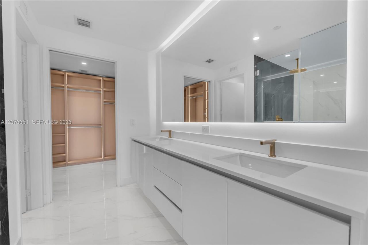 700 NE 24th Street , Unit 1407, Miami, FL 33137 Photo