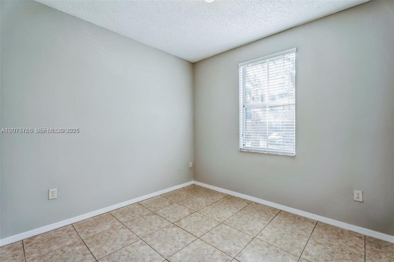 4240 NE 9th St, Homestead, FL 33033 Photo
