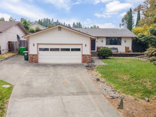 217 Southridge Way, Grants Pass, OR 97527