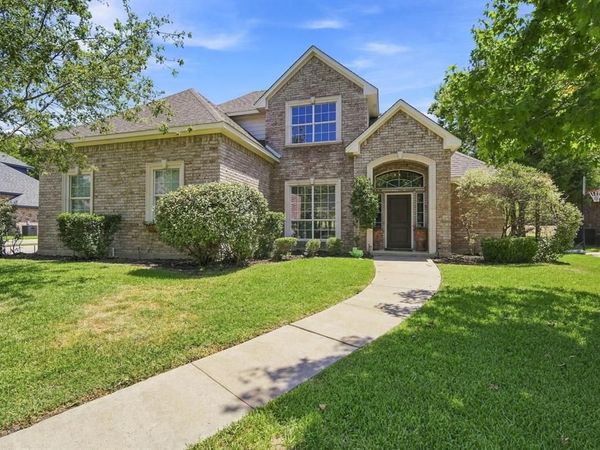 1207 Oak Creek Drive , Ennis, TX 75119
