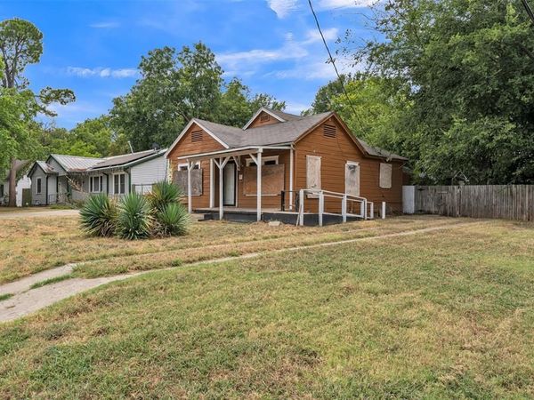 905 N Frances Street, Terrell, TX 75160