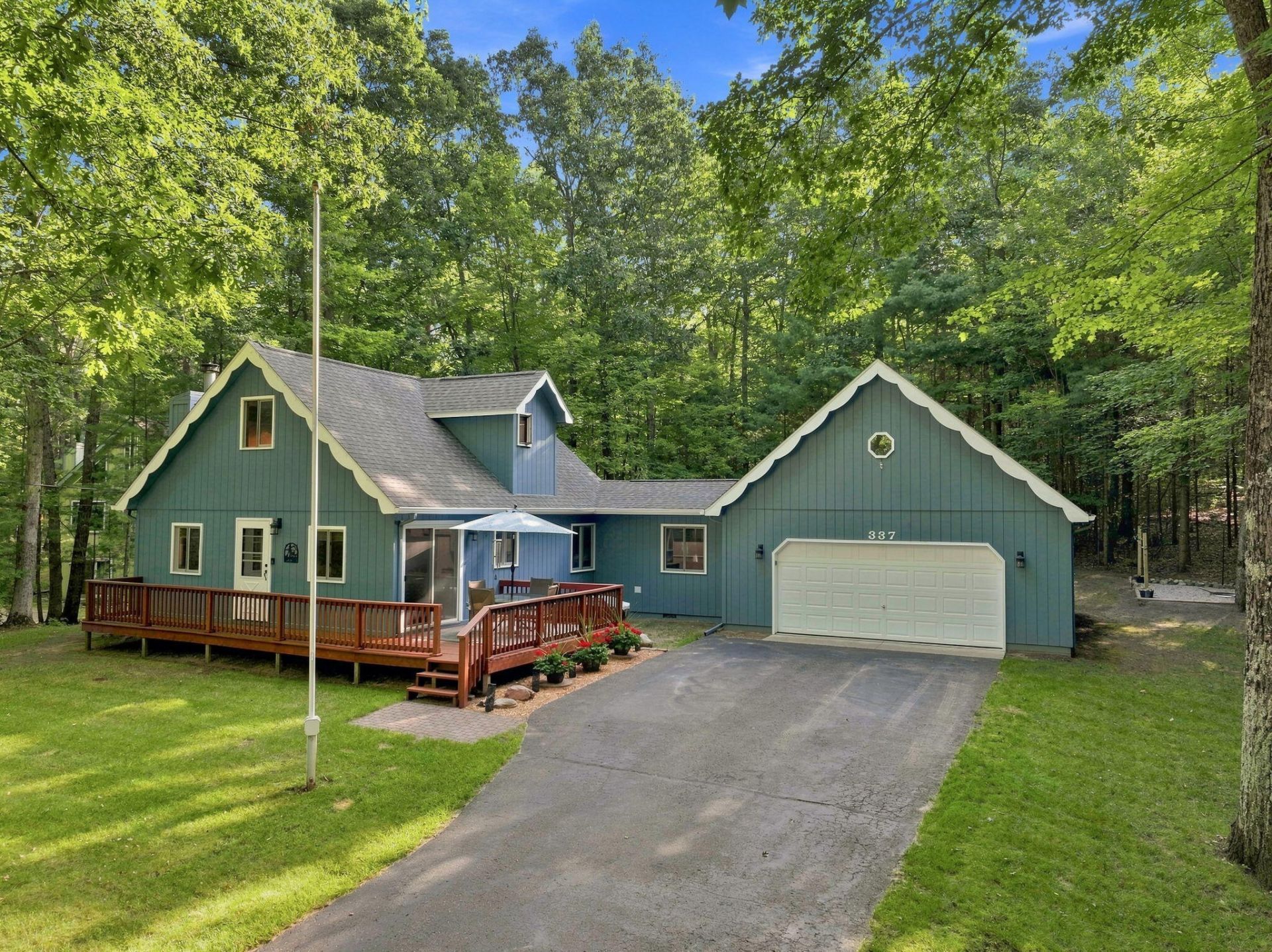 337 Spruce Avenue, Roscommon, MI 48653 Main Photo