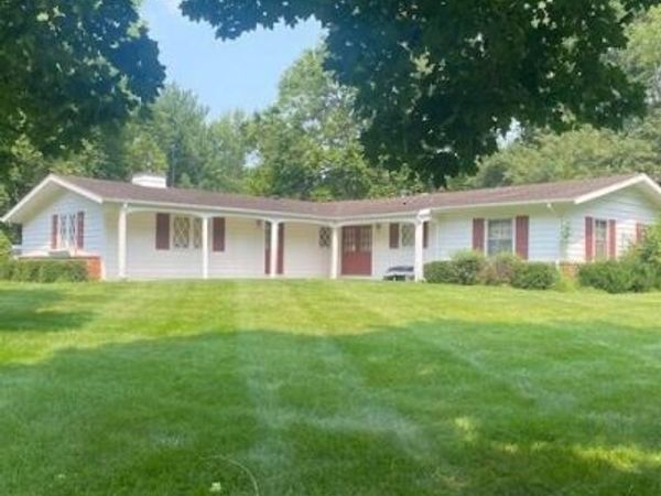 827 Hickory Lane, Troy, OH 45373