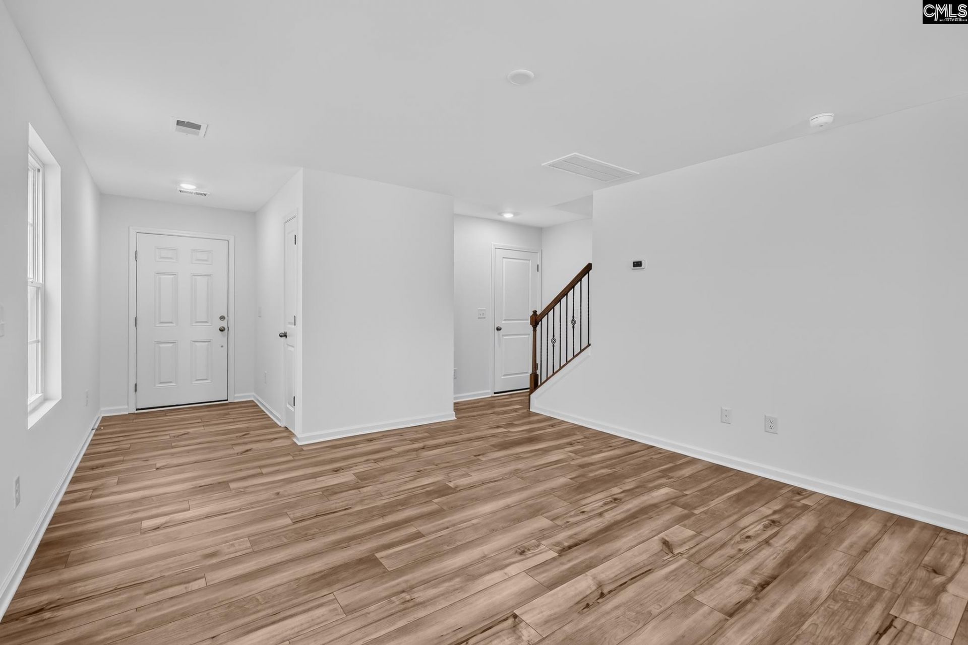 330 Livesey Lane  Photo 10