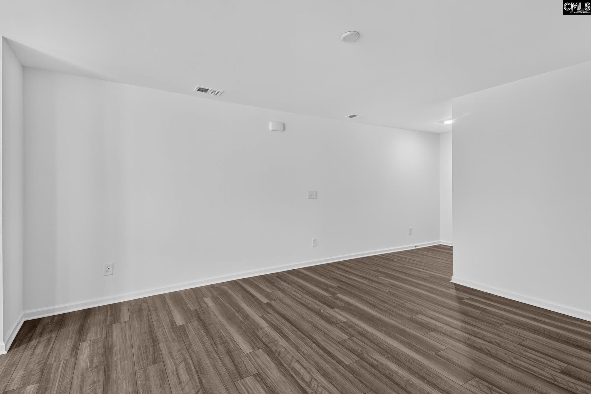 330 Livesey Lane  Photo 11