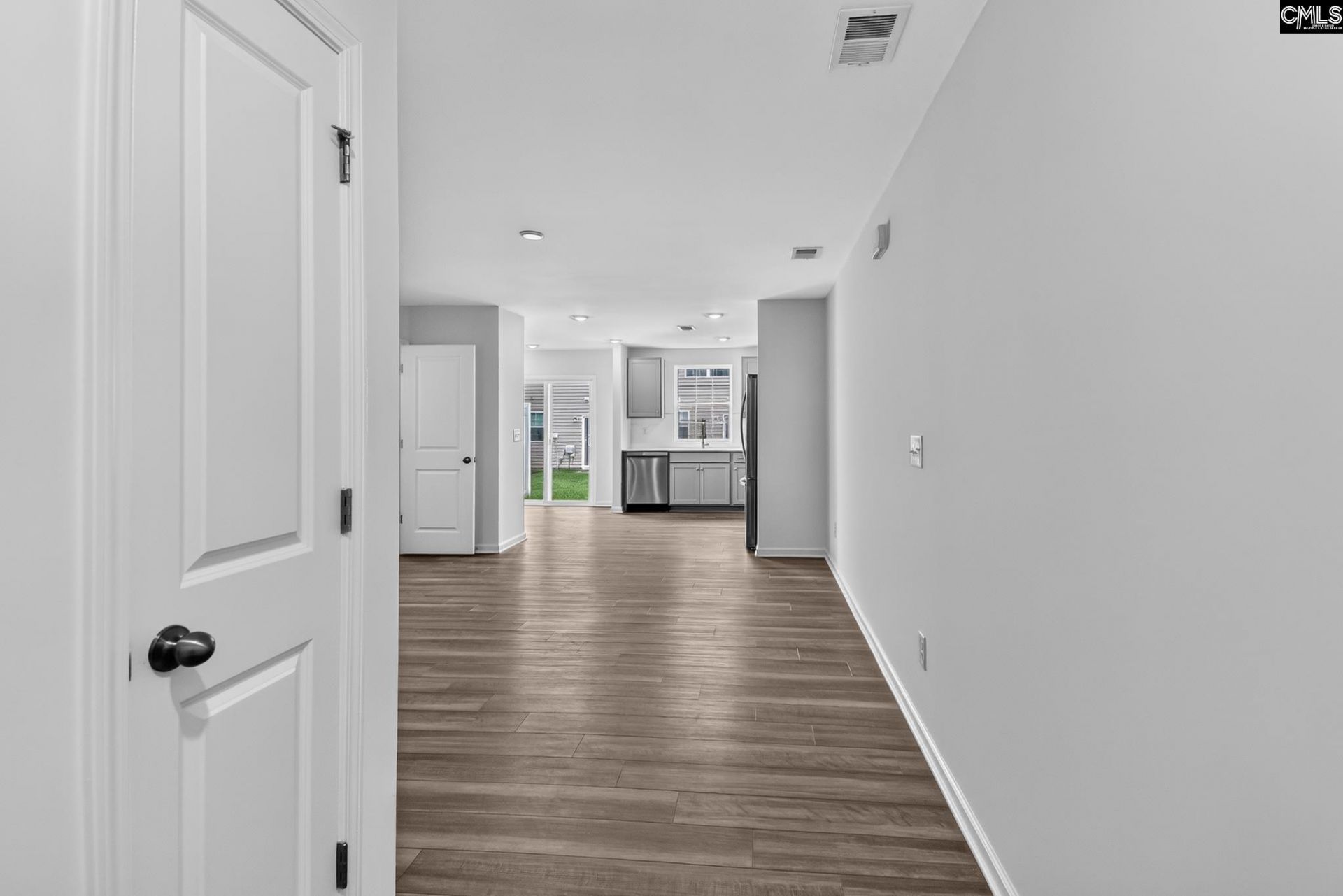 330 Livesey Lane  Photo 4
