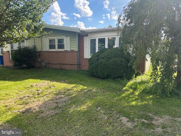 24 S BIESECKER ROAD, YORK, PA 17408