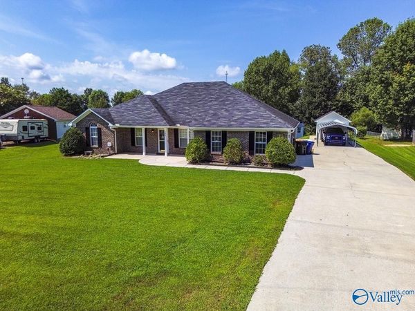 102 Meadow Lake Circle, Ardmore, AL 35739