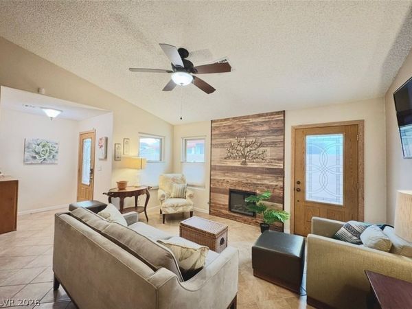 525 Tabony Avenue , Henderson, NV 89011