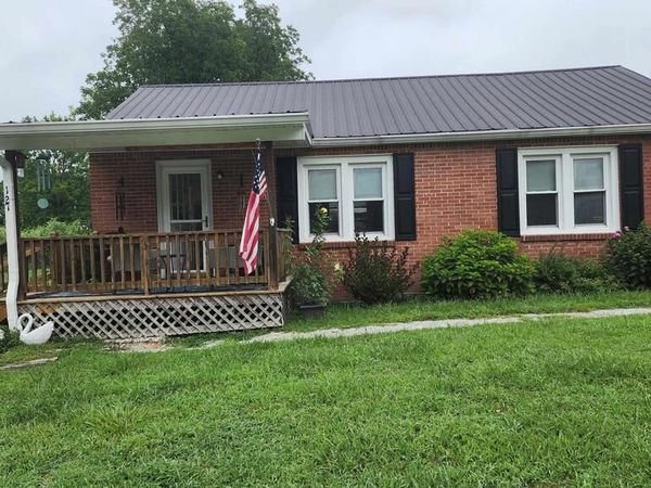 127 Washington Street, Celina, TN 38551