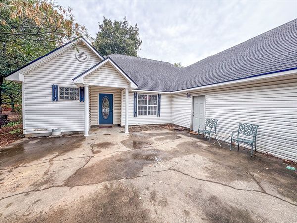 70 W Hutson Street , Eufaula, OK 74432
