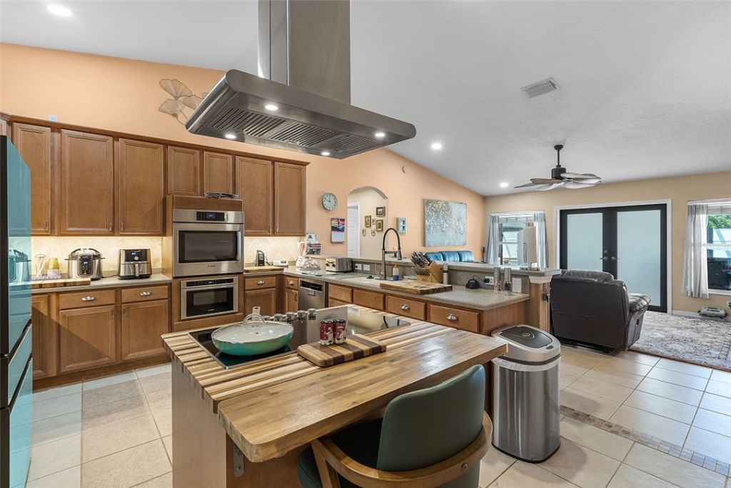 8375 99th Court, Vero Beach, FL 32967 Photo