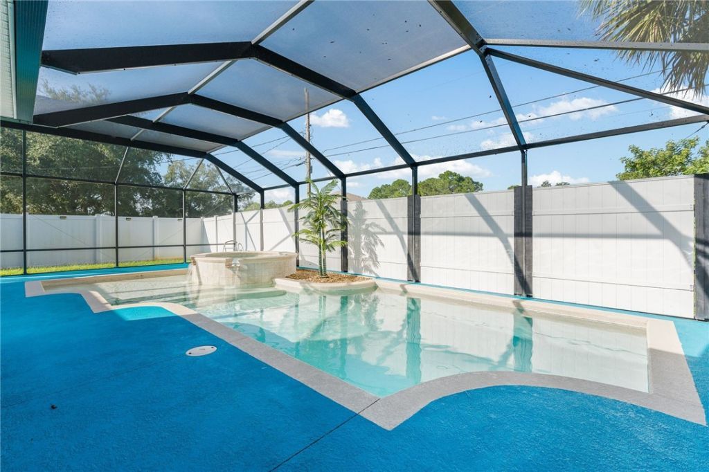 8375 99th Court, Vero Beach, FL 32967 Photo