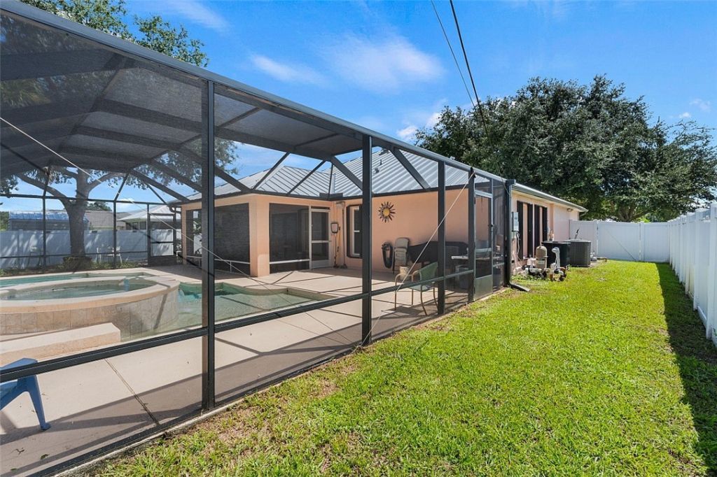 8375 99th Court, Vero Beach, FL 32967 Photo