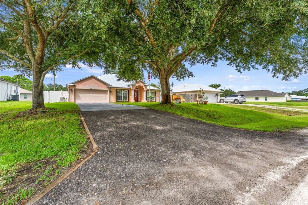 8375 99th Court, Vero Beach, FL 32967 Photo