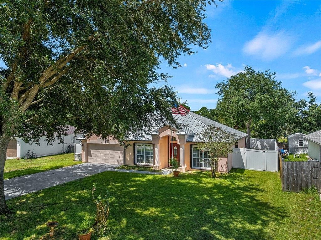 8375 99th Court, Vero Beach, FL 32967 Photo