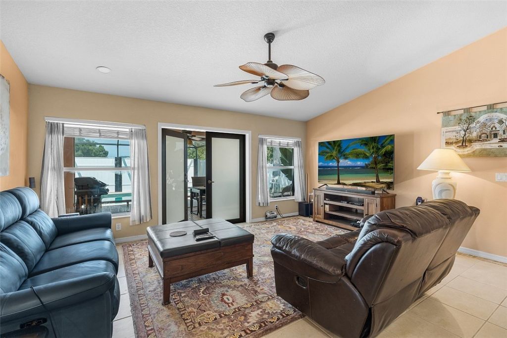 8375 99th Court, Vero Beach, FL 32967 Photo