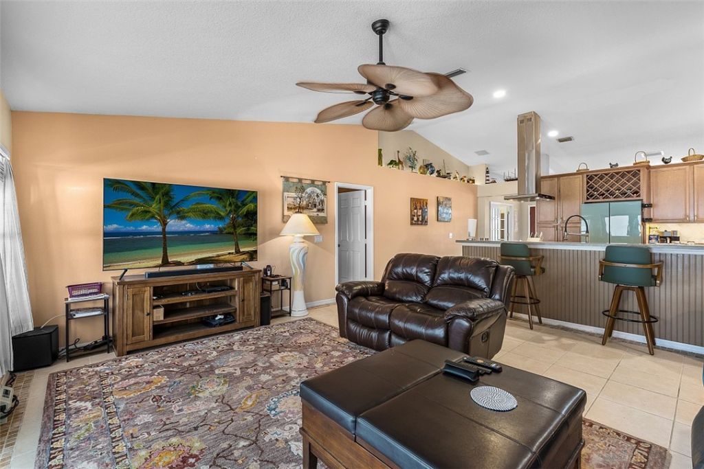 8375 99th Court, Vero Beach, FL 32967 Photo